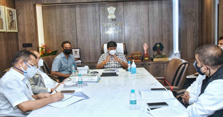विद्यार्थ्यांचे शैक्षणिक नुकसान होऊ नये, यासाठी समितीने विद्यार्थी हिताचा निर्णय घेण्याच्या उच्च व तंत्र शिक्षण उदय सामंत यांच्या सूचना