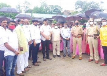 आशांच्या डोईवर काँग्रेसच्या छत्रीची हात