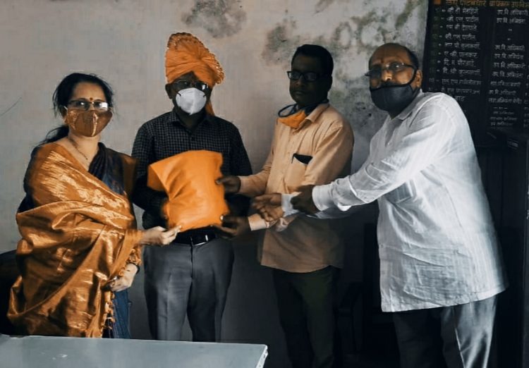 उपविभागीय अभियंता व्हीं.एम.मोरे यांचा सेवानिवृत्त निमित्त सन्मान सोहळा संपन्न..