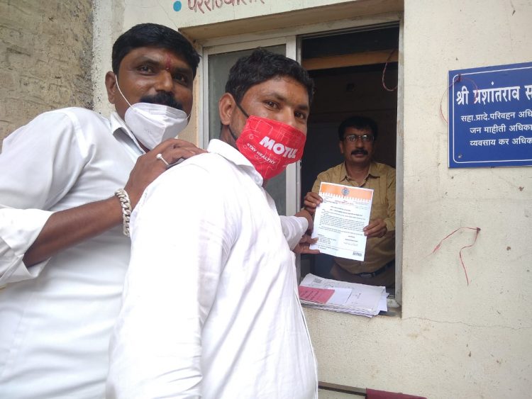 महाराष्ट्र नवनिर्माण सेनेची ओव्हरलोड वाहतूक डंपर बंद करण्याची मागणी…..