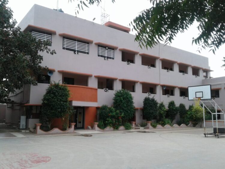 मेरी माता हायस्कूल म्हसवड ने जपली शंभर टक्के यशाची परंपरा कायमएसएससी परीक्षेत आर्या आंबले ने पटकावला प्रथम क्रमांक.