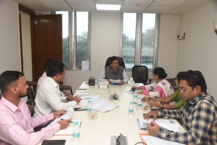 महाराष्ट्र राज्य अंगणवाडी कर्मचारी संघटनेच्या शिष्टमंडळाचे महिला व बालविकास मंत्री – श्री. मंगल प्रभात लोढा यांच्या सोबत बैठक ,मंत्रालयाच्या दालनात संघटनेच्या अध्यक्षा श्रीमती. मायाताई परमेश्वर यांच्या नेतृत्वाखाली दालनात पार पडली.