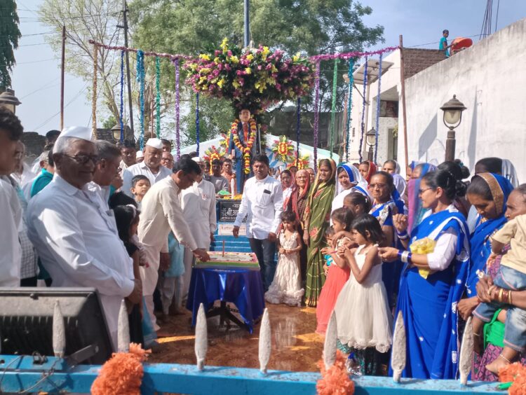त-हाडी येथे , डॉ बाबासाहेब आंबेडकर यांची १३२ व्या जयंती दिनानिमित्त अभिवादन …..