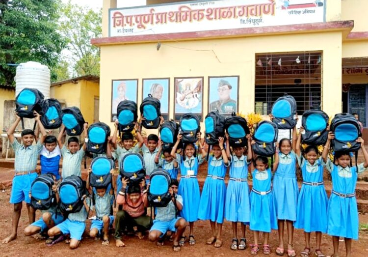 सेवा सहयोग फाउंडेशन, ठाणे, मे एस. कुमार आणि गवाणे ग्रामविकास मंडळ , मुंबई यांच्यातर्फे विद्यार्थीना शैक्षणिक मदत. ..
