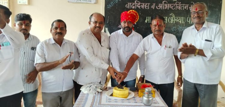 आमदार, नामदारकीच्या उंचीचे स्वनेतृत्व सुरज पाटील यांनी साकारावे .