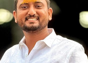 हनुमान विकास सोसायटीच्या कर्जमाफी प्रकरणाची चौकशी करून सचिवावर कारवाईची सहाय्यक निबंधक यांच्याकडे .युवा नेते हणमंत मोटे यांची मागणी