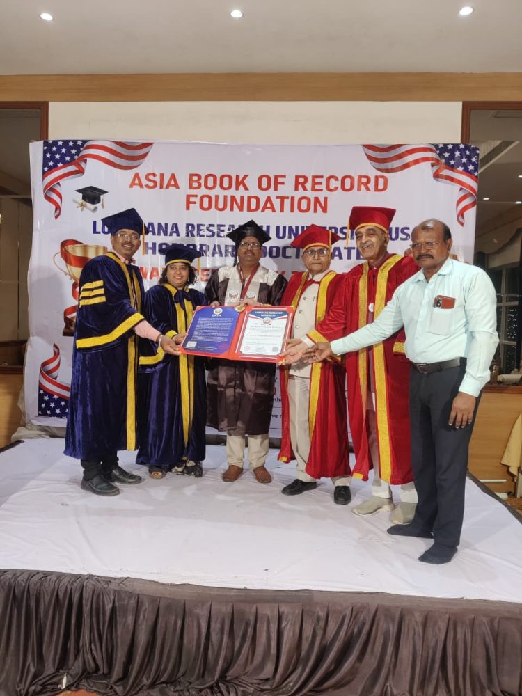 पुण्यात डॉ. जनार्दन भोसले यांना अमेरिकेतील लूशियाना विद्यापीठाची मानद डी.लिट. पदवीमराठी साहित्य, पत्रकारिता, सामाजिक व शैक्षणिक क्षेत्रातील बहुआयामी कार्याची आंतरराष्ट्रीय पातळीवर दखल