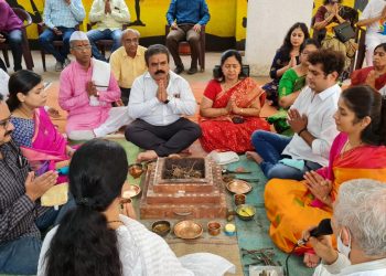 आंतरराष्ट्रीय योग दिनानिमित्त विश्वशांती देव यज्ञ संपन्न…..