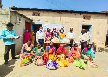 जरिया फाउंडेशन व ज्ञानदायिनी संस्थेच्या सहकार्याने…प्राध्यापक, मधुकर सरवदे , प्राध्यापिका वंदना सरवदे यांचे मोलाचे कार्य !