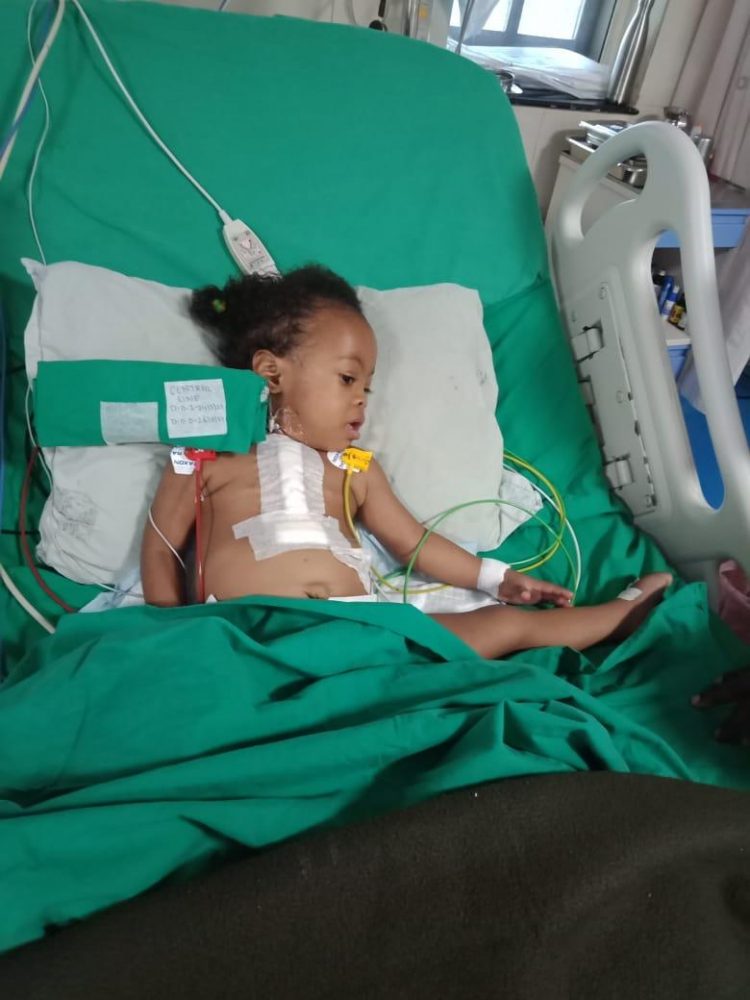 चक्क एका वर्षाच्या नायजेरिअन मुलीवर झाली यशस्वीपणे हृदय-शस्त्रक्रिया !!