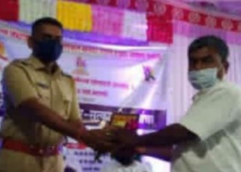 डॉ.शंकर माने यांना कोव्हिड योद्धा पुरस्कार