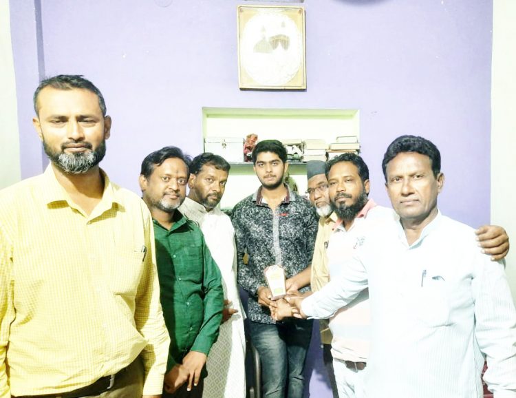 असरार खान याचे अभियांत्रिकी मध्ये उज्वल यश..