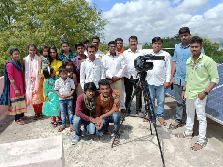 आ. गोपीचंद पडळकर यांच्या वाढदिवसानिमित्त प्रेमाचं चक्रीवादळ च्या टीमने विभूतवाडी ला भेट दिली.