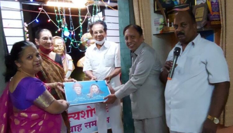 फुले एज्युकेशन तर्फे समाजसेवक पोपटलाल सिंघवी सन्मानीत