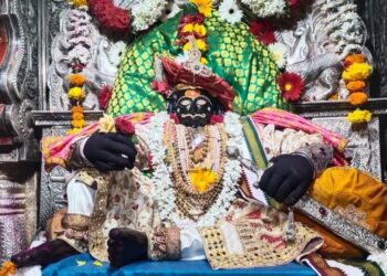 श्री . जोतिबा देवाचा नवरात्रोत्सव सोमवारपासुन प्रारंभ होणार असून जोतिबा देवाचे मानाचे उंट ,घोडे जोतिबा डोंगरावर दाखल झाले आहेत .