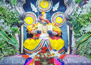 जोतिबाच्या जागरला भाविकांचा लोटला जनसागर . सातव्या माळेला जोतिबाची चार मुक्तीचे प्रतिक दाखविणाऱ्या चौफुल्या मधील महापुजा बांधली . करवीर संस्थान छत्रपती घराण्याकडून जागरानिमित्त जोतिबा पुजेसाठी महावस्त्रे अर्पण केली .