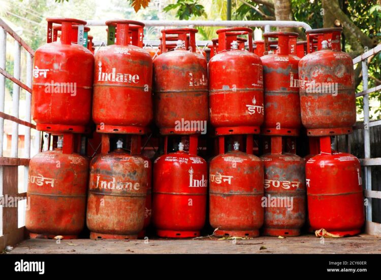 सामान्य ना दिलासा पीएनजी व सीएनजीच्या किंमती कमी होणार केंद्रीय मंत्रिमंडळाने दिली मंजुरी