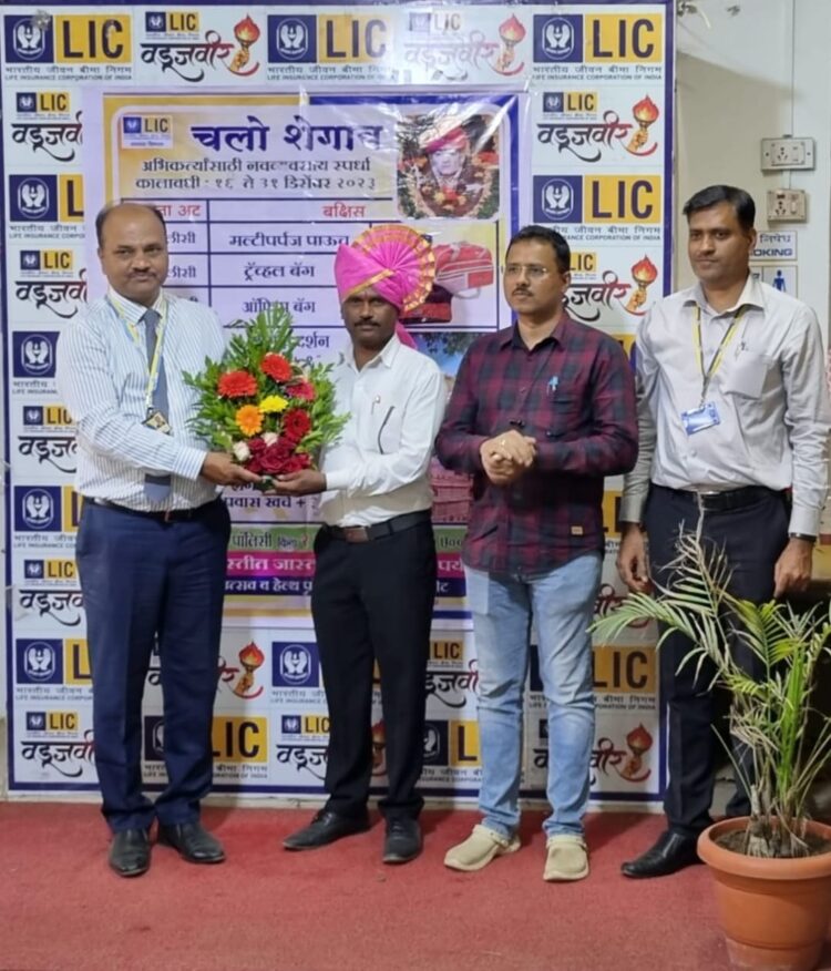 माणदेश भागातुन बी.एस.शिंदे यांची सलग चार वर्षे जागतिक विमापरिषदेसाठी निवड…अमेरिकेत होणार सन्मान