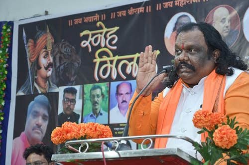 हिन्दू धर्माला शाकाहारी धर्म बनू नका:- अजय सिंह सेंगर