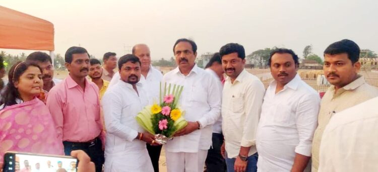 सांगली लोकसभा महविकास आघाडी चा तिढा असतानाच राष्ट्रवादी शरद पवार गटाचे राजू जानकर यांनी केली उमेदवारी घोषित……वरिष्ठ नेते आणि लोकसभा समन्वयक प्रा नारायण खरजे यांच्याकडे केली आग्रहाची मागणी