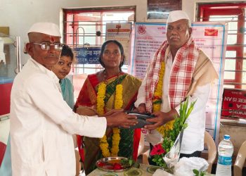 निंबवडे गावचे पोस्टमन चाच्या 42 वर्षानंतर सेवानिवृत्त