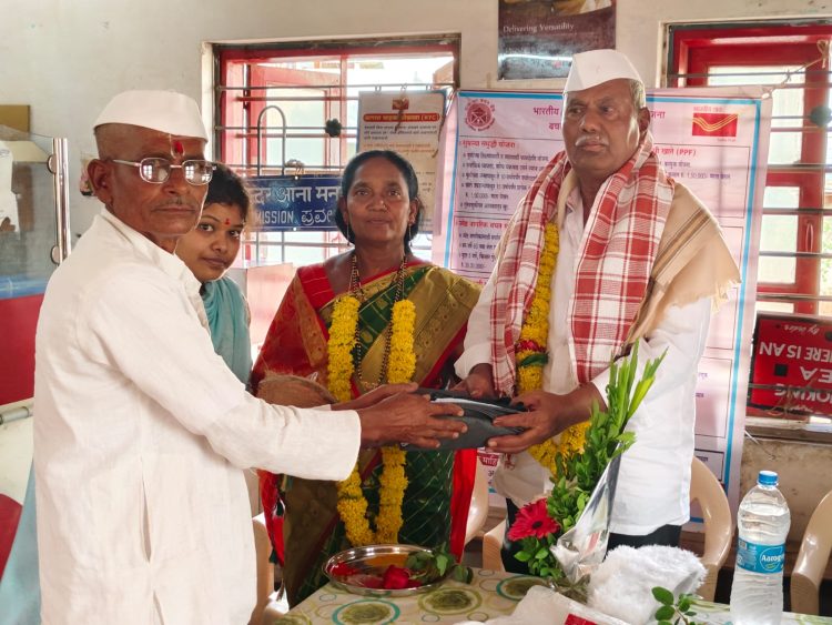 निंबवडे गावचे पोस्टमन चाच्या 42 वर्षानंतर सेवानिवृत्त