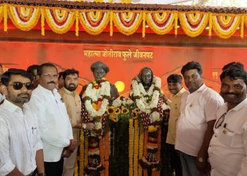 पुणे येथील ‘समता भूमी’ महात्मा फुले वाडा येथे भेट देऊन या महामानवाला रासपा च्या वतीने अभिवादन