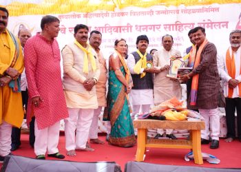 प्रवीण काकडे यांना श्रीमंत महाराजा यशवंतराव होळकर समाजसेवा पुरस्कार प्रधान