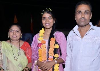 वाघडूची लेक कल्याणी कुमावत महाराष्ट्र पोलीस दलात दाखल, …..आई-वडिलांच्या कष्टाचे झाले सोनेवाघडू गावातील पहिली मुलगी पोलीस दलात