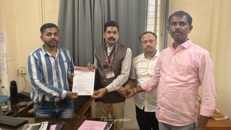 मायणी पक्षी आश्रयास्थानाच्या दुरवस्थेप्रकरणी वनविभागाला आंतरराष्ट्रीय मानवाधिकार आयोगाचे निवेदनपर्यटकांच्या सुरक्षेचा प्रश्न ऐरणीवर; तातडीने स्वच्छता, सुशोभीकरण व सुरक्षा उपायांची