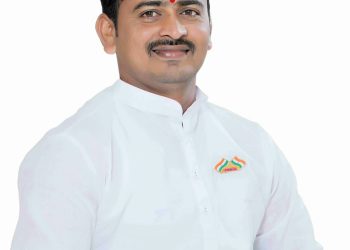 आटपाडी बाजार समितीत राष्ट्रसंत तुकडोजी महाराज शेतकरी भवनाला प्रशासकीय मंजुरी… आम्. सुहास बाबर व तालुक्याचे नेते तानाजीराव पाटील यांच्या प्रयत्नाला यश…… संतोष पुजारी.1 कोटी ६८ लाख ८२ हजारांचा अंदाजित खर्च; ५५६.१२ चौ.मी. आरसीसी बांधकाम, शेतकऱ्यांसाठी मुक्कामासह विविध सुविधा एकाच छताखाली